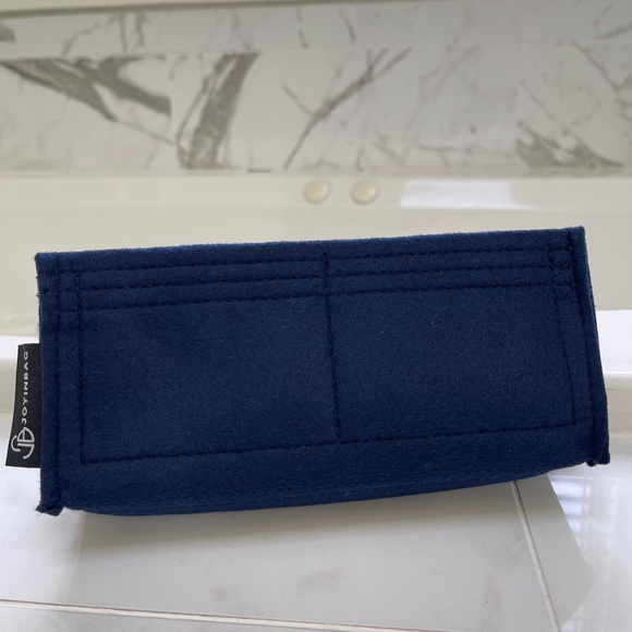 Chanel boy bag medium. - Picture 10 of 13